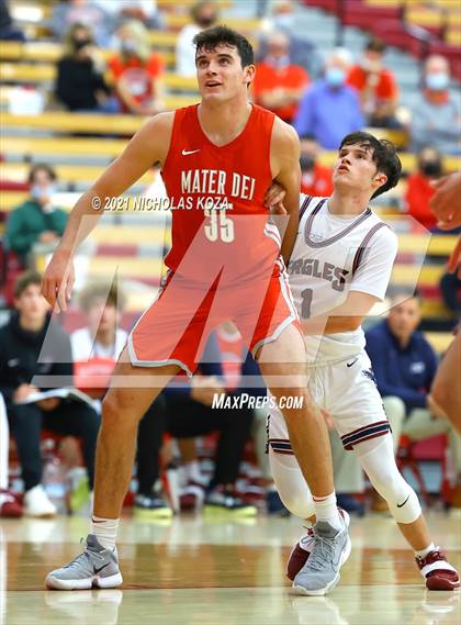 Thumbnail 2 in Capistrano Valley Christian vs. Mater Dei (Mater Dei Extravaganza) photogallery.