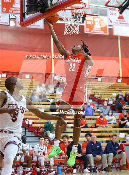 Thumbnail 1 in Capistrano Valley Christian vs. Mater Dei (Mater Dei Extravaganza) photogallery.