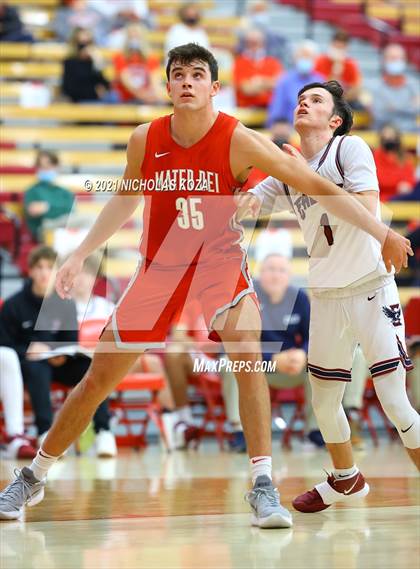 Thumbnail 3 in Capistrano Valley Christian vs. Mater Dei (Mater Dei Extravaganza) photogallery.