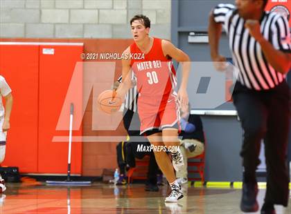 Thumbnail 1 in Capistrano Valley Christian vs. Mater Dei (Mater Dei Extravaganza) photogallery.