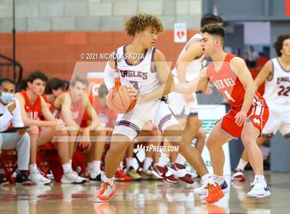 Thumbnail 3 in Capistrano Valley Christian vs. Mater Dei (Mater Dei Extravaganza) photogallery.