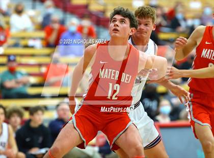 Thumbnail 1 in Capistrano Valley Christian vs. Mater Dei (Mater Dei Extravaganza) photogallery.