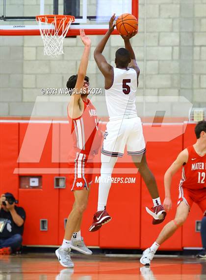 Thumbnail 2 in Capistrano Valley Christian vs. Mater Dei (Mater Dei Extravaganza) photogallery.