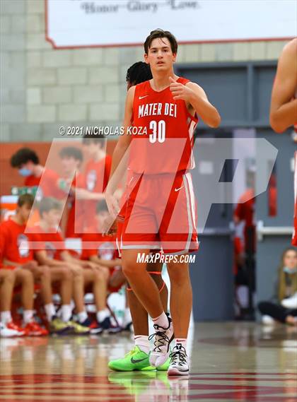 Thumbnail 2 in Capistrano Valley Christian vs. Mater Dei (Mater Dei Extravaganza) photogallery.