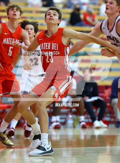 Thumbnail 2 in Capistrano Valley Christian vs. Mater Dei (Mater Dei Extravaganza) photogallery.