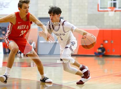 Thumbnail 1 in Capistrano Valley Christian vs. Mater Dei (Mater Dei Extravaganza) photogallery.