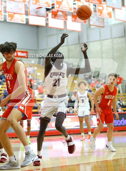 Thumbnail 1 in Capistrano Valley Christian vs. Mater Dei (Mater Dei Extravaganza) photogallery.