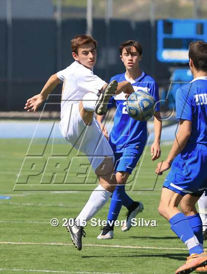 Thumbnail 2 in La Jolla Country Day vs. San Ysidro (CIF SDS D3 Final) photogallery.