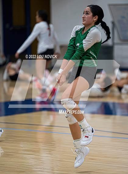 Thumbnail 2 in Los Lunas vs. Pojoaque Valley photogallery.