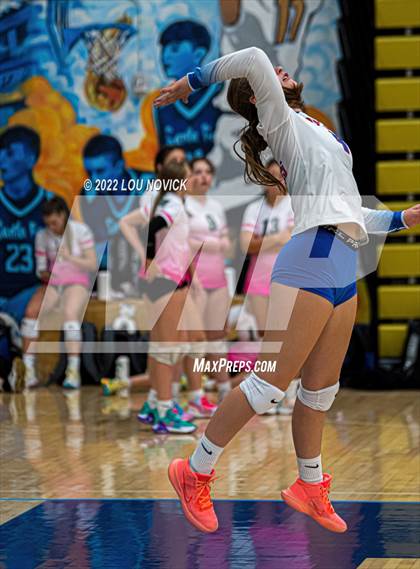 Thumbnail 3 in Los Lunas vs. Pojoaque Valley photogallery.