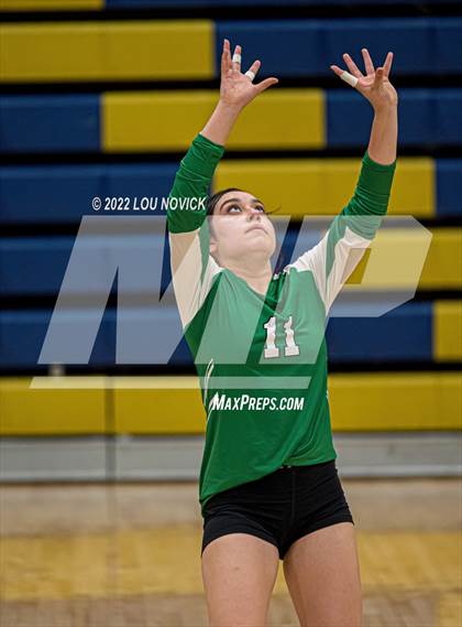 Thumbnail 2 in Los Lunas vs. Pojoaque Valley photogallery.