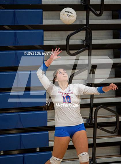 Thumbnail 2 in Los Lunas vs. Pojoaque Valley photogallery.