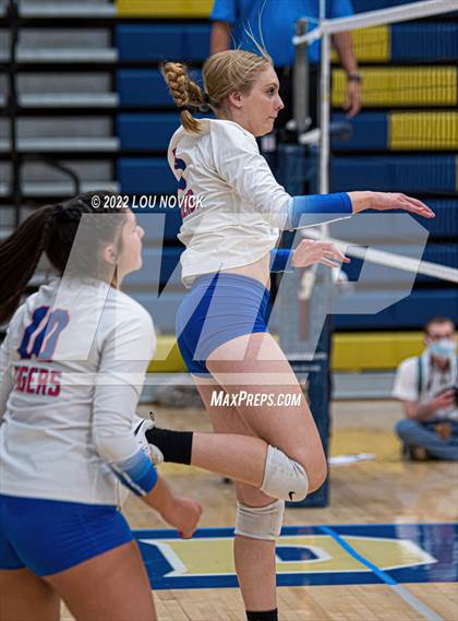 Thumbnail 1 in Los Lunas vs. Pojoaque Valley photogallery.