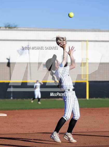 Thumbnail 2 in Red Mountain @ Basha photogallery.