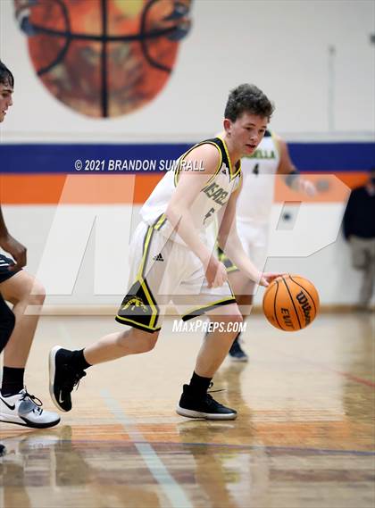 Thumbnail 1 in Isabella vs Maplesville (Chilton County Tournament) photogallery.