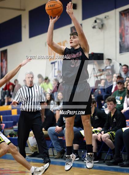 Thumbnail 1 in Isabella vs Maplesville (Chilton County Tournament) photogallery.
