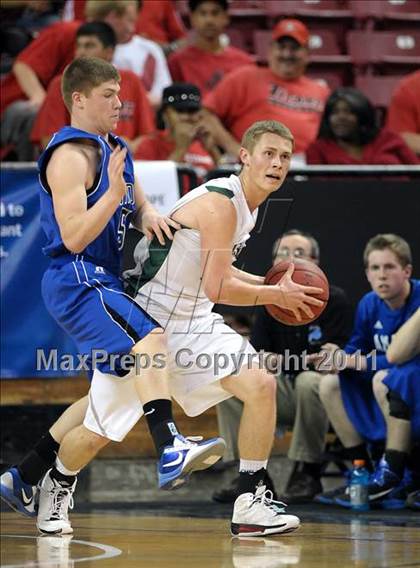 Thumbnail 3 in Amador vs. Colfax (CIF SJS D4 Final) photogallery.
