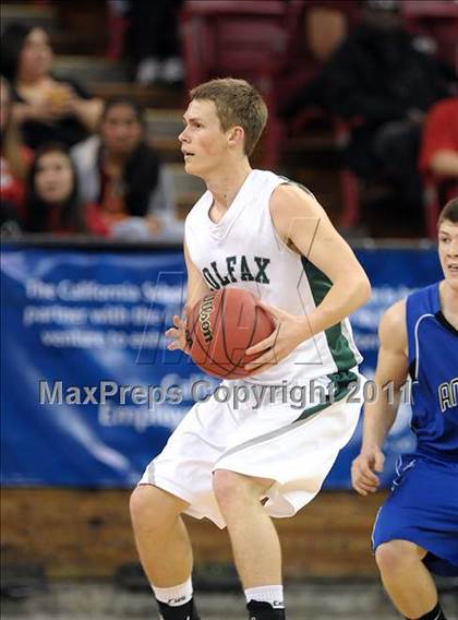 Thumbnail 2 in Amador vs. Colfax (CIF SJS D4 Final) photogallery.
