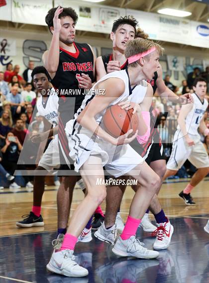 Thumbnail 1 in Camarillo vs Rio Mesa photogallery.