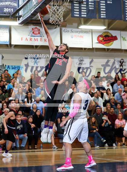 Thumbnail 2 in Camarillo vs Rio Mesa photogallery.
