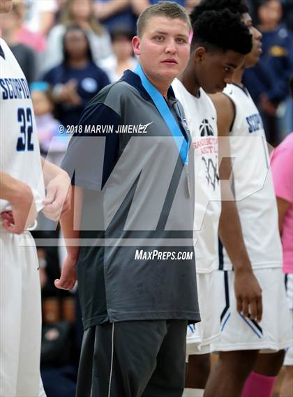 Thumbnail 2 in Camarillo vs Rio Mesa photogallery.