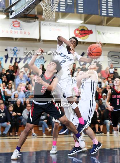Thumbnail 2 in Camarillo vs Rio Mesa photogallery.