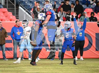 Thumbnail 2 in Cherry Creek vs. Valor Christian (CHSAA 5A State Final) photogallery.