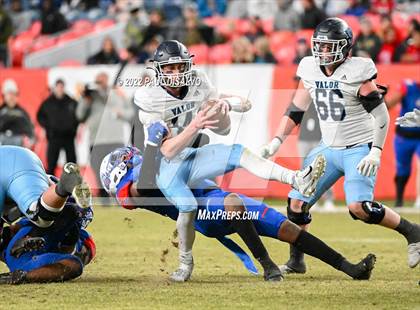 Thumbnail 2 in Cherry Creek vs. Valor Christian (CHSAA 5A State Final) photogallery.