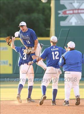 Thumbnail 1 in Georgetown vs. Plano West (Texas 5A Regional Final - Game 3) photogallery.