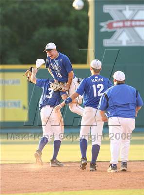 Thumbnail 2 in Georgetown vs. Plano West (Texas 5A Regional Final - Game 3) photogallery.