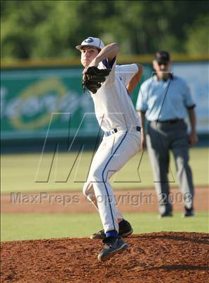 Thumbnail 2 in Georgetown vs. Plano West (Texas 5A Regional Final - Game 3) photogallery.