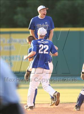 Thumbnail 1 in Georgetown vs. Plano West (Texas 5A Regional Final - Game 3) photogallery.