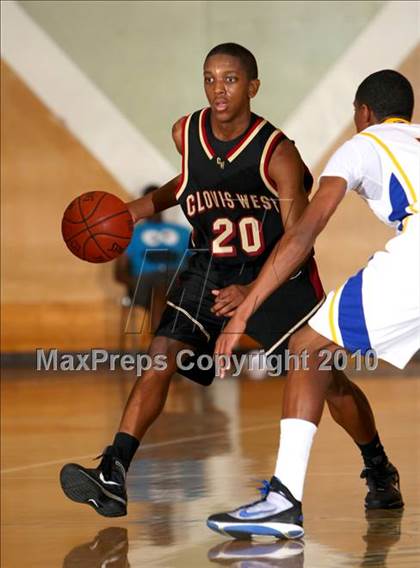 Thumbnail 1 in Gahr vs. Clovis West (California Classic) photogallery.