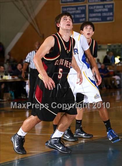 Thumbnail 1 in Gahr vs. Clovis West (California Classic) photogallery.