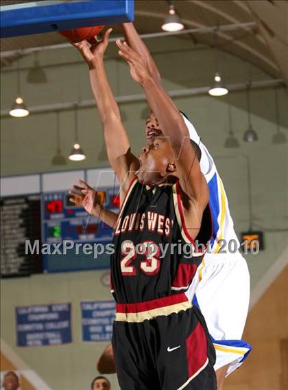 Thumbnail 3 in Gahr vs. Clovis West (California Classic) photogallery.