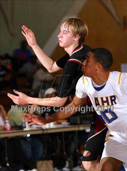 Thumbnail 2 in Gahr vs. Clovis West (California Classic) photogallery.