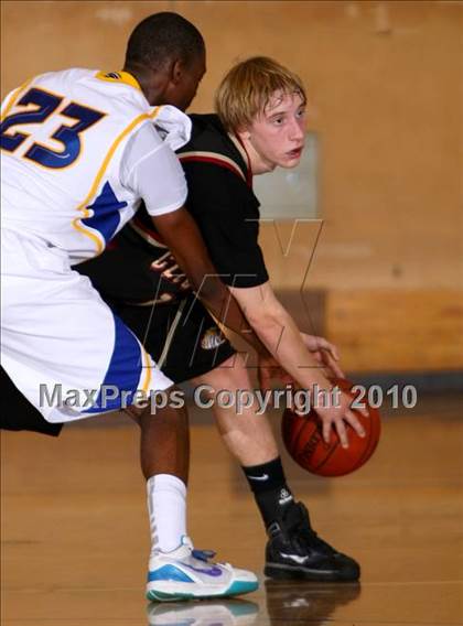 Thumbnail 2 in Gahr vs. Clovis West (California Classic) photogallery.
