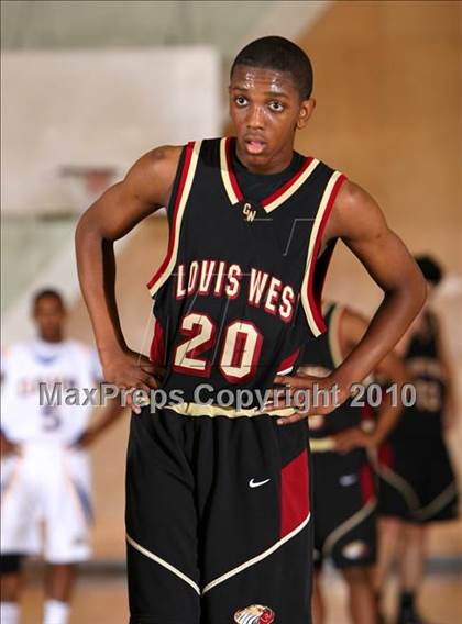 Thumbnail 2 in Gahr vs. Clovis West (California Classic) photogallery.