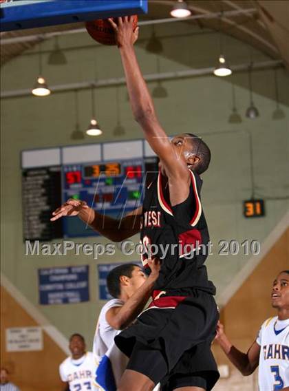 Thumbnail 2 in Gahr vs. Clovis West (California Classic) photogallery.