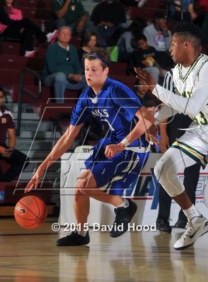 Thumbnail 3 in Catalina Foothills vs. Damien (MaxPreps Holiday Classic) photogallery.