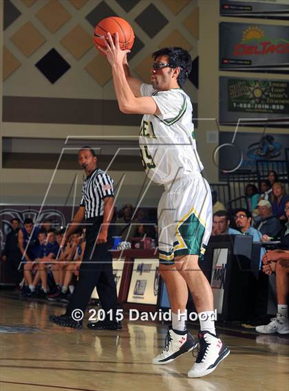 Thumbnail 3 in Catalina Foothills vs. Damien (MaxPreps Holiday Classic) photogallery.