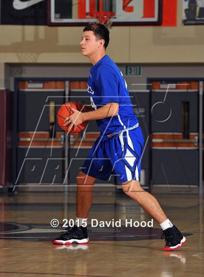 Thumbnail 1 in Catalina Foothills vs. Damien (MaxPreps Holiday Classic) photogallery.