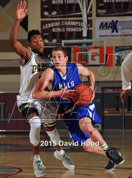 Thumbnail 3 in Catalina Foothills vs. Damien (MaxPreps Holiday Classic) photogallery.