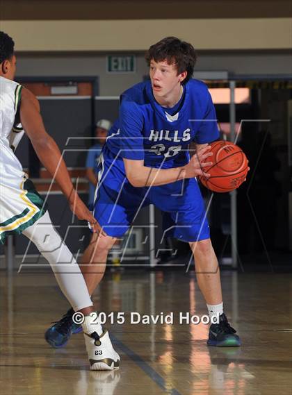 Thumbnail 3 in Catalina Foothills vs. Damien (MaxPreps Holiday Classic) photogallery.
