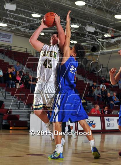 Thumbnail 3 in Catalina Foothills vs. Damien (MaxPreps Holiday Classic) photogallery.