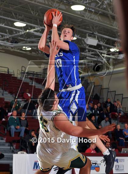Thumbnail 3 in Catalina Foothills vs. Damien (MaxPreps Holiday Classic) photogallery.