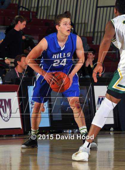 Thumbnail 1 in Catalina Foothills vs. Damien (MaxPreps Holiday Classic) photogallery.