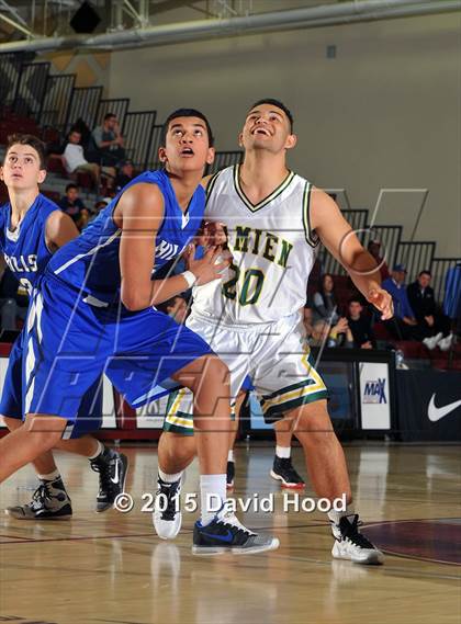 Thumbnail 3 in Catalina Foothills vs. Damien (MaxPreps Holiday Classic) photogallery.