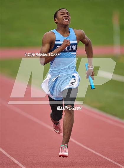 Thumbnail 3 in JV: Dave Bethany Relays (4x200M) photogallery.
