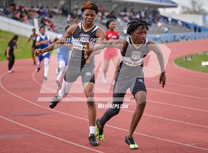 Thumbnail 1 in JV: Dave Bethany Relays (4x200M) photogallery.